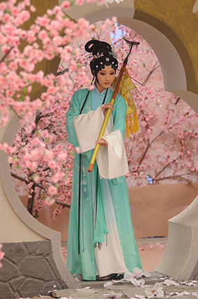 《红楼梦》上本 朱冰贞饰林黛玉.jpg