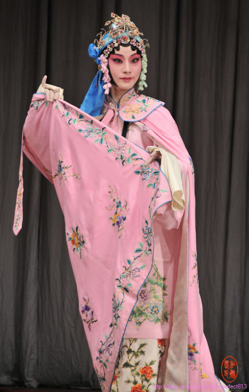 陈娟娟舞台照——楼会.jpg