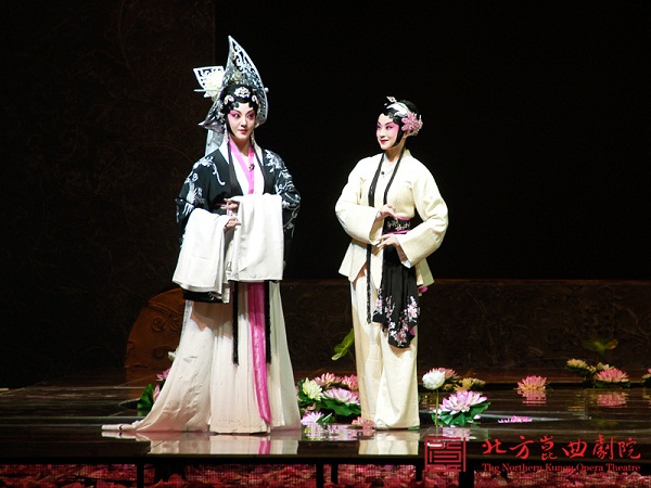 3魏春荣饰崔莺莺倪泓饰红娘.jpg