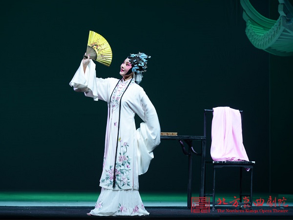 2朱冰贞饰杜丽娘.jpg