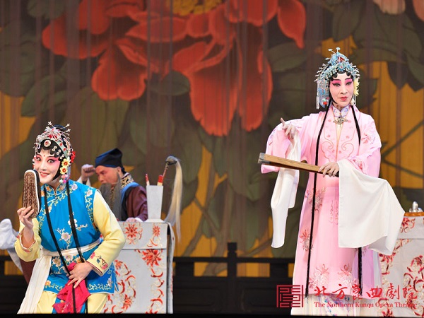 11《牡丹亭·闹学》魏春荣 饰 春 香沈世华 饰 杜丽娘 陆永昌 饰 陈最良.jpg